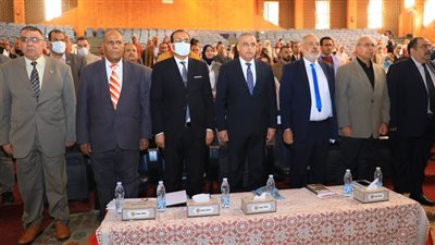 محافظ سوهاج يشهد فعاليات المؤتمر الأدبي الانفتاح الثقافي وأثره في الهوية بدورته الـ 21