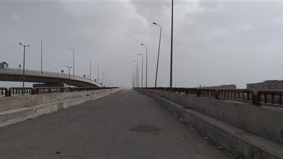 عاصفة ترابية بالطرق الزراعية.. تعرف على حالة الطقس اليوم في سوهاج | صور