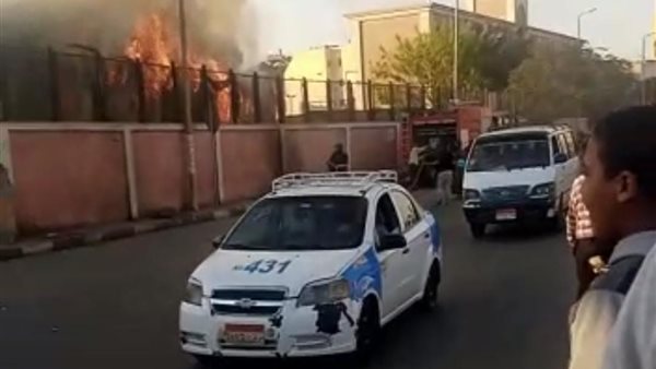 جانب من الحريق