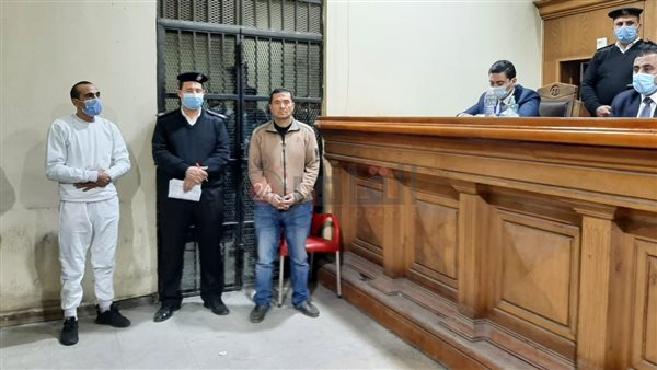 المتهم أثناء جلسة