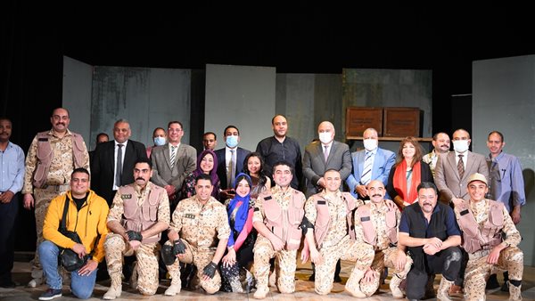 العرض المسرحي أمر