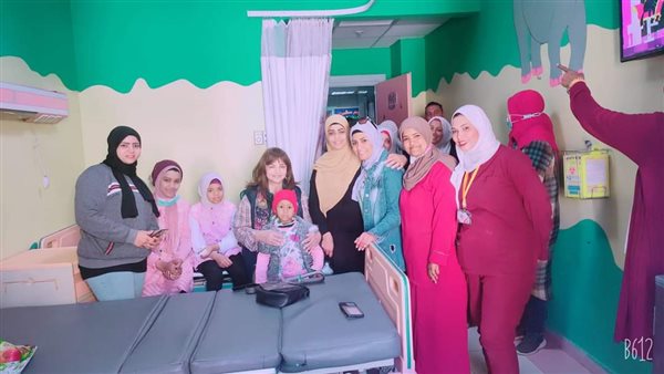 الفنانة عزة لبيب