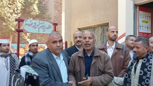 تكريم شيخ معهد بني