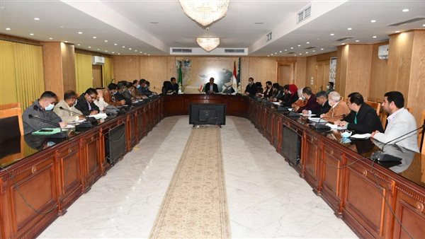 اجتماع محافظ الفيوم