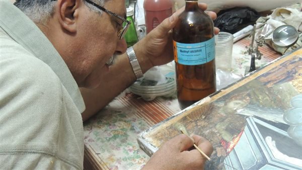 المهندس ومرمم الأيقونات