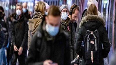 على الرغم من رفع القيود..السويد تشهد انخفاضًا في إصابات فيروس كورونا