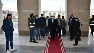 وزير النقل يوجه بالالتزام بقياسات الجودة العالية في تنفيذ المشروعات المختلفة