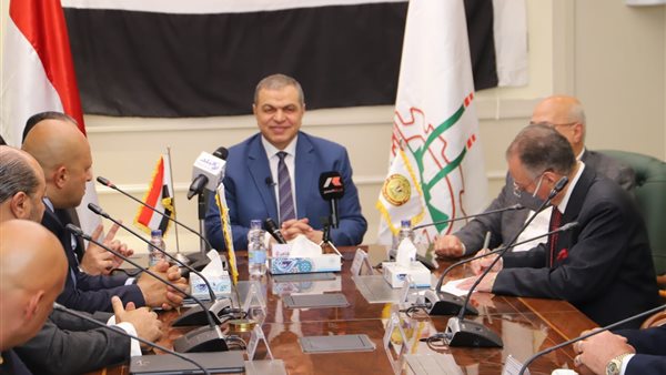 وزير القوي العاملة