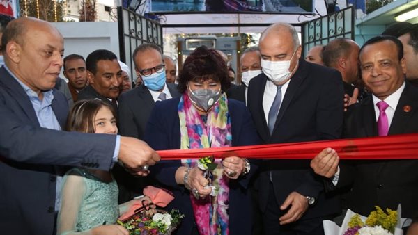 وزيرة الثقافة تفتتح