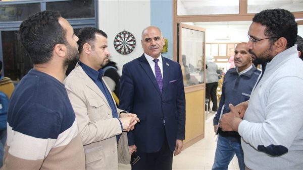 اثناء تفقد كلية الفنون