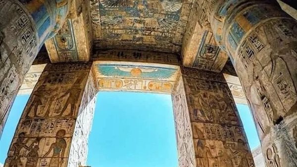 إظهار النقوش بمعبد