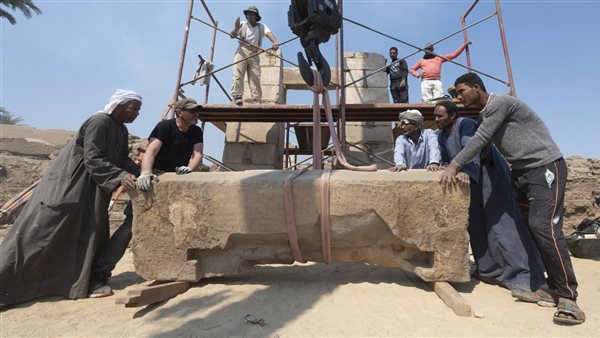 إعادة بناء جدار ساحة