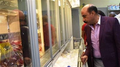 محافظ أسوان: تشديد الرقابة التموينية على الأسواق لمواجهة جشع بعض التجار