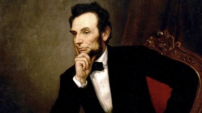 أبراهام لينكولن يتولى حكم الولايات المتحدة.. ما أهم قراراته خلال رئاسته؟ 