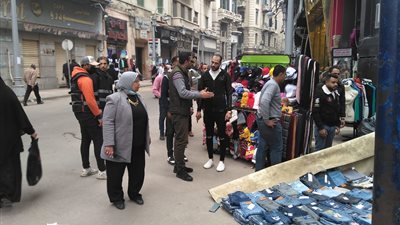 إزالة 490 لوحة إعلانية مخالفة خلال حملات رقابية بالإسكندرية 