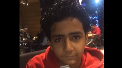 طفل يبيع منتجات يدوية بإمبابة: بصرف على والدتي.. ونفسي أبقى عالم جيولوجيا | بث مباشر