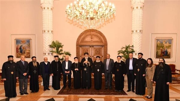  البابا تواضروس وكهنة