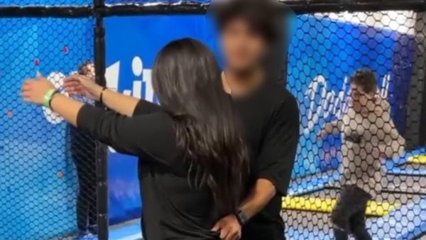 تصوير فتاة في الجيم