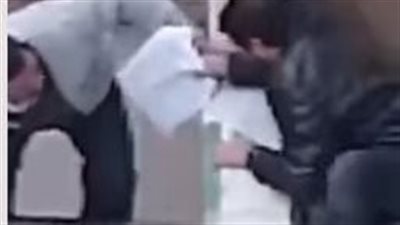 مصدر بالتعليم يكشف حقيقة فيديو متداول لهروب معلمين من على سور مدرسة | فيديو