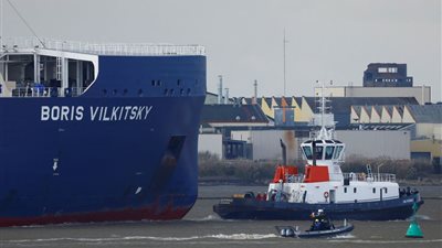 بعد إبعادها عن بريطانيا.. ناقلة غاز روسية ترسو في ميناء فرنسي