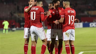 الأهلي يتقدم على المريخ السوداني بهدفين مقابل هدف في الشوط الأول