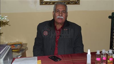 يصل وزنها إلى 50 كجم.. مرمم الأيقونات يكشف كواليس ترميم الأيقونة