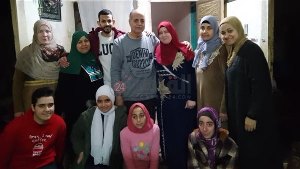 إبراهيم وسط أفراد