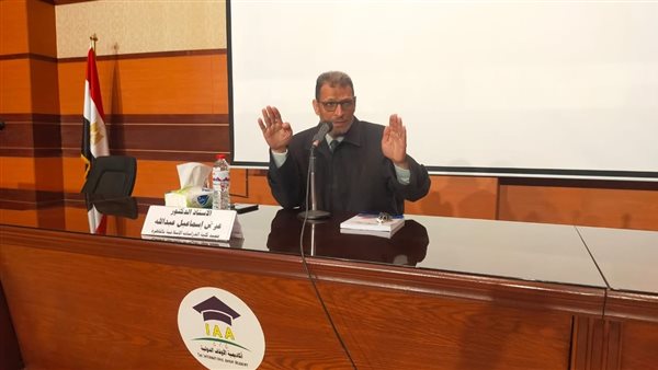 الدكتور عوض إسماعيل