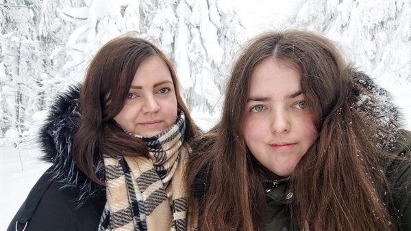 جالينا وصديقتها 