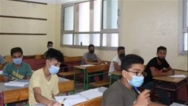 طلاب الشهادة الإعدادية