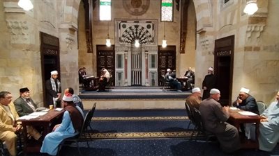 انطلاق اختبارات المتقدمين للعمل مُحفظي قرآن كريم بفروع الرواق الأزهري بالقاهرة │ صور