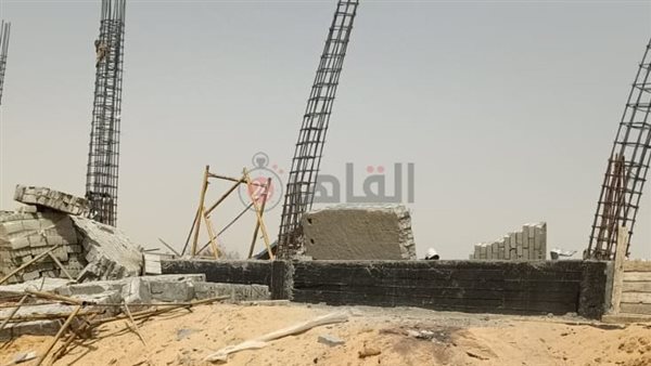 سور الشركة تحت الإنشاء