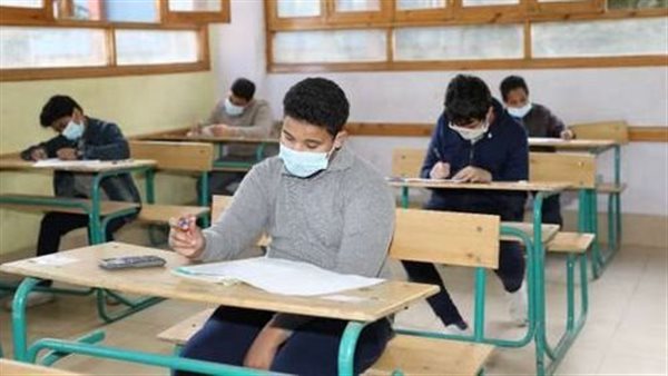 طلاب الشهادة الإعدادية