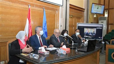 الخشت يوجه بوضع تصور لإنشاء كلية جديدة في العلوم الإنسانية للدراسات العليا امتدادًا لـ آداب القاهرة