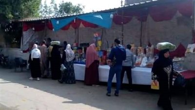 إقامة معارض ومنافذ متنقلة لبيع السلع الغذائية في الفشن ببني سويف 