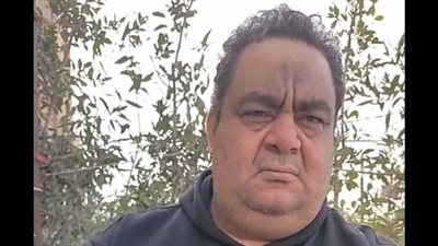 أحد ضحايا طبيب الكركمين: كتبلي على علاج بـ 1000 جنيه شهريًا خلاني مقدرش أقف على رجلي | بث مباشر