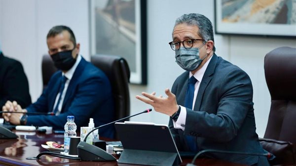 وزير السياحة