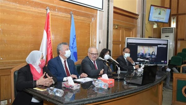 رئيس جامعة القاهرة