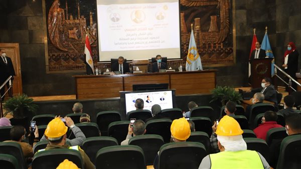 وزير القوى العاملة