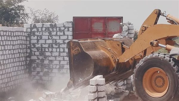 جانب من حملة إزالة