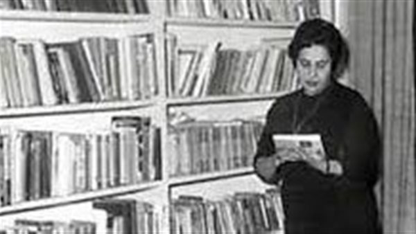 الكاتبة لطيفة الزيات