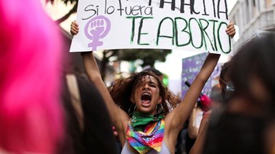 دولة جواتيمالا تواجه الإجهاض بالسجن 25 عامًا