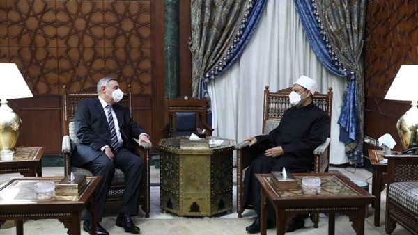 شيخ الأزهر يستقبل