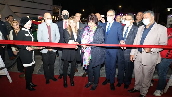 وزيرة الثقافة تفتتح