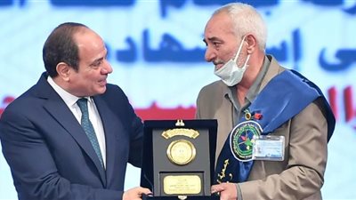 والد الشهيد ملازم أول محمد أشرف: طلبت من الرئيس أزور الأرض اللي مات فيها ابني