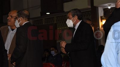 الفنان أحمد عبد العزيز يستقبل المعزيين في وفاة شقيقه بدار مناسبات مسجد آل رشدان | بث مباشر