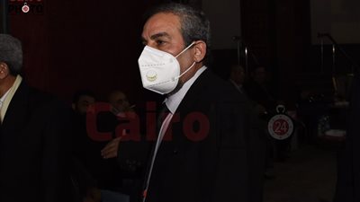 دنيا عبد العزيز وعلي الحجار أبزر حضورعزاء شقيق الفنان أحمد عبد العزيز | صور