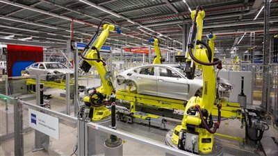 توقف إنتاج بورش تياكان مؤقتًا بسبب الحرب الروسية الأوكرانية | أخبار السيارات