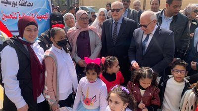 رافعين أعلام مصر.. أطفال دور الأيتام ببورسعيد يشاركون في الاحتفال بيوم الشهيد | صور