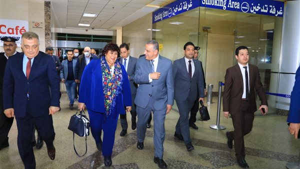 وزيرة الثقافة تصل
